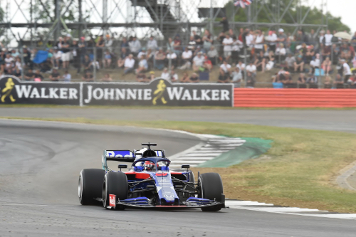 Kvyat hoping fatherhood can wait until after race