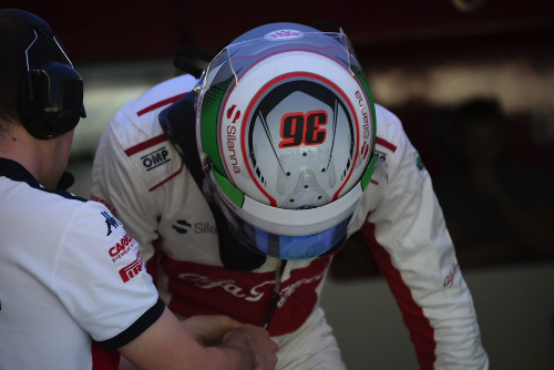 Giovinazzi shapes up for Sauber seat