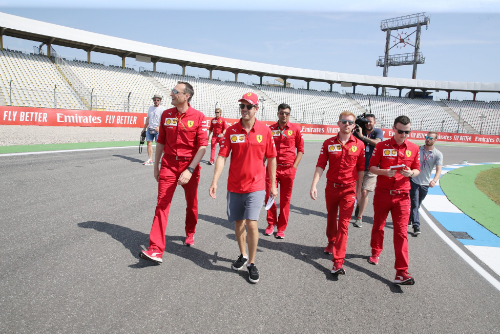 Quitting F1 not an option says Vettel