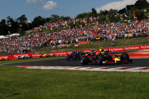 Red Bull denies deliberate Mercedes launch clash