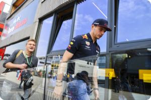 Verstappen wants Honda to take more risk