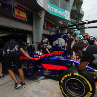 Sainz to finish season with Toro Rosso