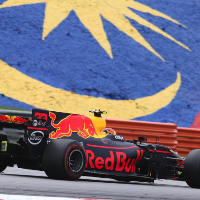 Verstappen hopes for magic Renault button in 2018