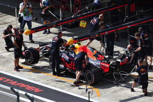 Verstappen thinking in races
