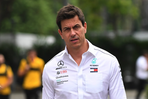 Wolff ridicules Ferrari switch rumours