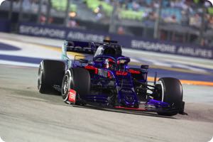 Kvyat slams ridiculous helmet colour rule